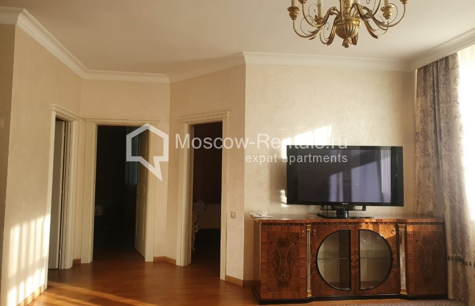 Photo #9 3-room (2 BR) apartment for <a href="http://moscow-rentals.ru/en/articles/long-term-rent" target="_blank">a long-term</a> rent
 in Russia, Moscow, A. Nevskogo str, 27