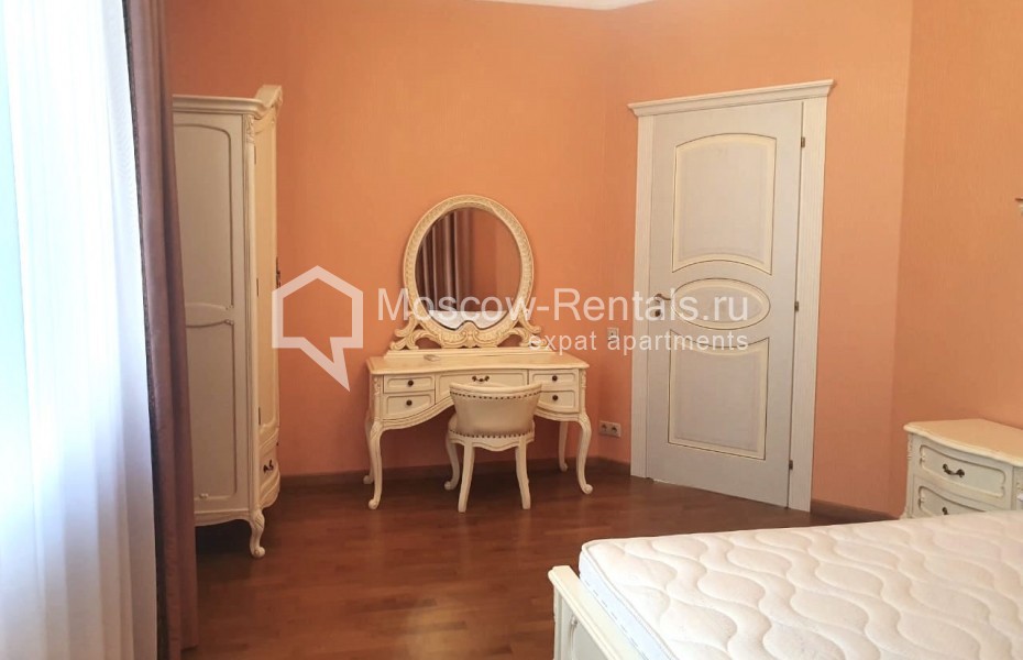 Photo #11 3-room (2 BR) apartment for <a href="http://moscow-rentals.ru/en/articles/long-term-rent" target="_blank">a long-term</a> rent
 in Russia, Moscow, A. Nevskogo str, 27