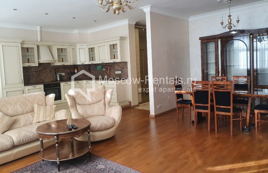 Photo #3 3-room (2 BR) apartment for <a href="http://moscow-rentals.ru/en/articles/long-term-rent" target="_blank">a long-term</a> rent
 in Russia, Moscow, A. Nevskogo str, 27