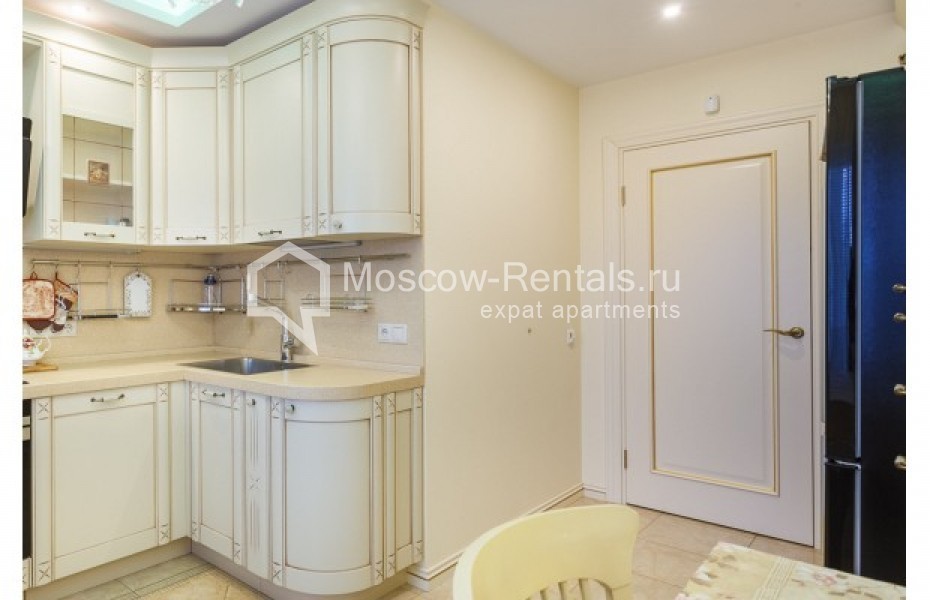 Photo #5 3-room (2 BR) apartment for <a href="http://moscow-rentals.ru/en/articles/long-term-rent" target="_blank">a long-term</a> rent
 in Russia, Moscow, B. Gruzinskaya str, 39