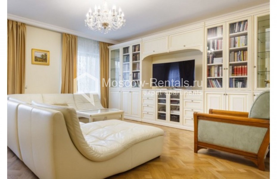 Photo #1 3-room (2 BR) apartment for <a href="http://moscow-rentals.ru/en/articles/long-term-rent" target="_blank">a long-term</a> rent
 in Russia, Moscow, B. Gruzinskaya str, 39