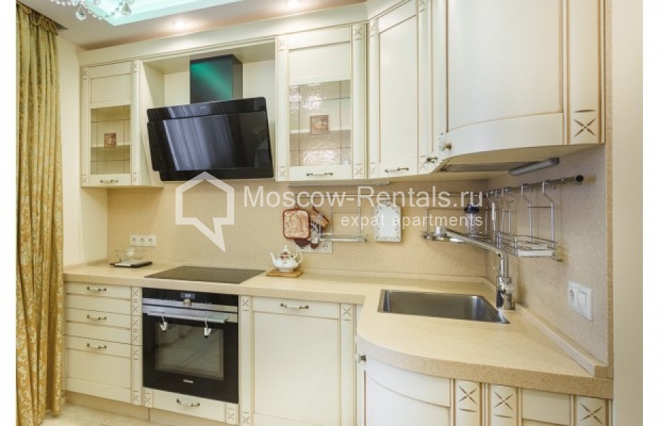 Photo #4 3-room (2 BR) apartment for <a href="http://moscow-rentals.ru/en/articles/long-term-rent" target="_blank">a long-term</a> rent
 in Russia, Moscow, B. Gruzinskaya str, 39