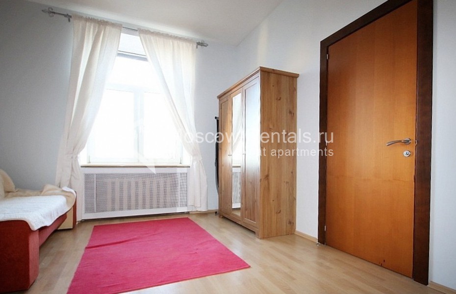 Photo #10 4-room (3 BR) apartment for <a href="http://moscow-rentals.ru/en/articles/long-term-rent" target="_blank">a long-term</a> rent
 in Russia, Moscow, Frunzenskaya emb, 28
