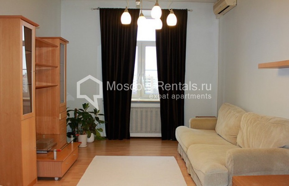 Photo #1 4-room (3 BR) apartment for <a href="http://moscow-rentals.ru/en/articles/long-term-rent" target="_blank">a long-term</a> rent
 in Russia, Moscow, Frunzenskaya emb, 28