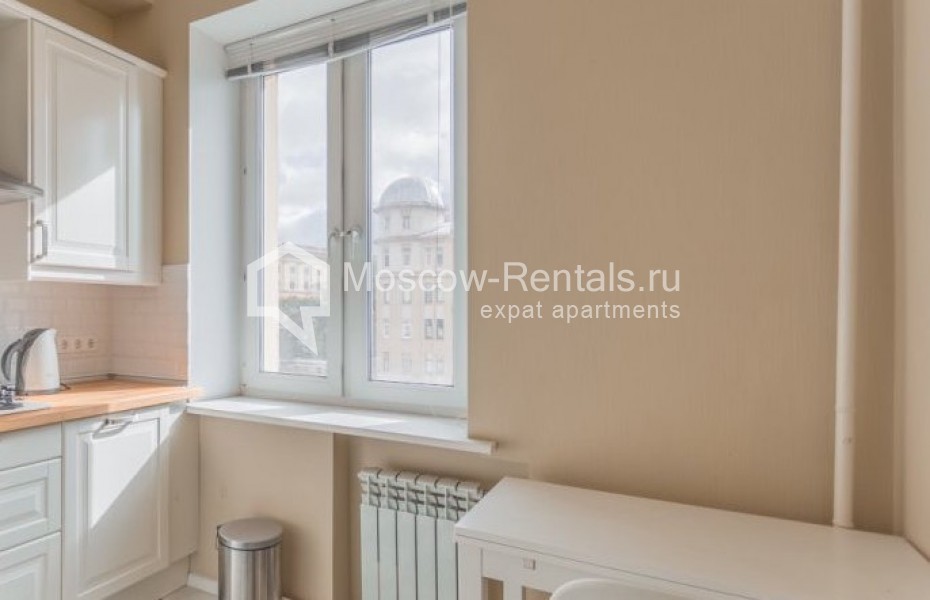 Photo #2 2-room (1 BR) apartment for <a href="http://moscow-rentals.ru/en/articles/long-term-rent" target="_blank">a long-term</a> rent
 in Russia, Moscow, B. Sadovaya str, 1