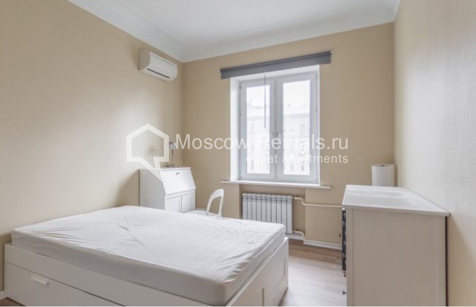 Photo #8 2-room (1 BR) apartment for <a href="http://moscow-rentals.ru/en/articles/long-term-rent" target="_blank">a long-term</a> rent
 in Russia, Moscow, B. Sadovaya str, 1