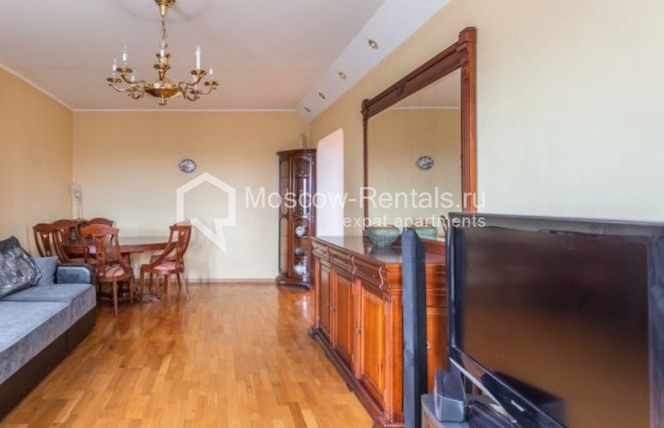 Photo #3 3-room (2 BR) apartment for <a href="http://moscow-rentals.ru/en/articles/long-term-rent" target="_blank">a long-term</a> rent
 in Russia, Moscow, Kazakova str, 27