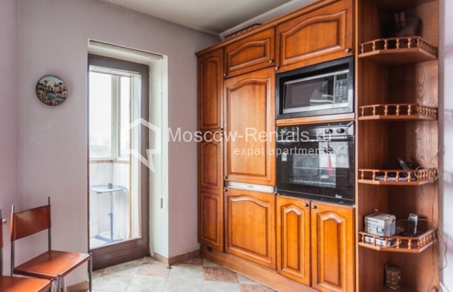 Photo #9 3-room (2 BR) apartment for <a href="http://moscow-rentals.ru/en/articles/long-term-rent" target="_blank">a long-term</a> rent
 in Russia, Moscow, Kazakova str, 27