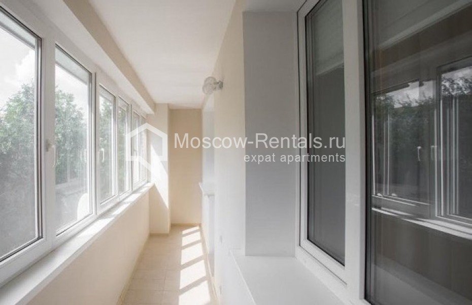 Photo #9 3-room (2 BR) apartment for <a href="http://moscow-rentals.ru/en/articles/long-term-rent" target="_blank">a long-term</a> rent
 in Russia, Moscow, Alexandra Nevskogo str, 1