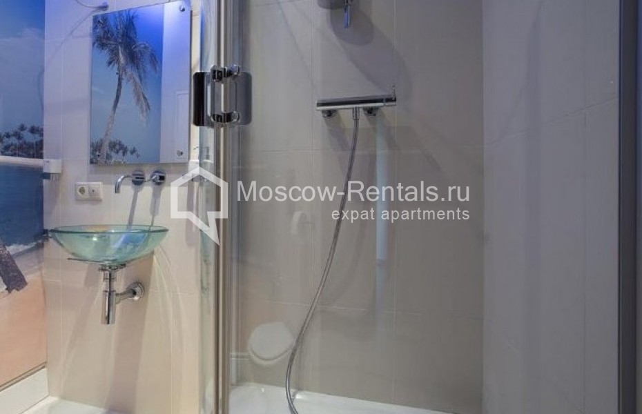 Photo #7 3-room (2 BR) apartment for <a href="http://moscow-rentals.ru/en/articles/long-term-rent" target="_blank">a long-term</a> rent
 in Russia, Moscow, Alexandra Nevskogo str, 1