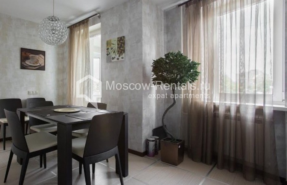 Photo #4 3-room (2 BR) apartment for <a href="http://moscow-rentals.ru/en/articles/long-term-rent" target="_blank">a long-term</a> rent
 in Russia, Moscow, Alexandra Nevskogo str, 1