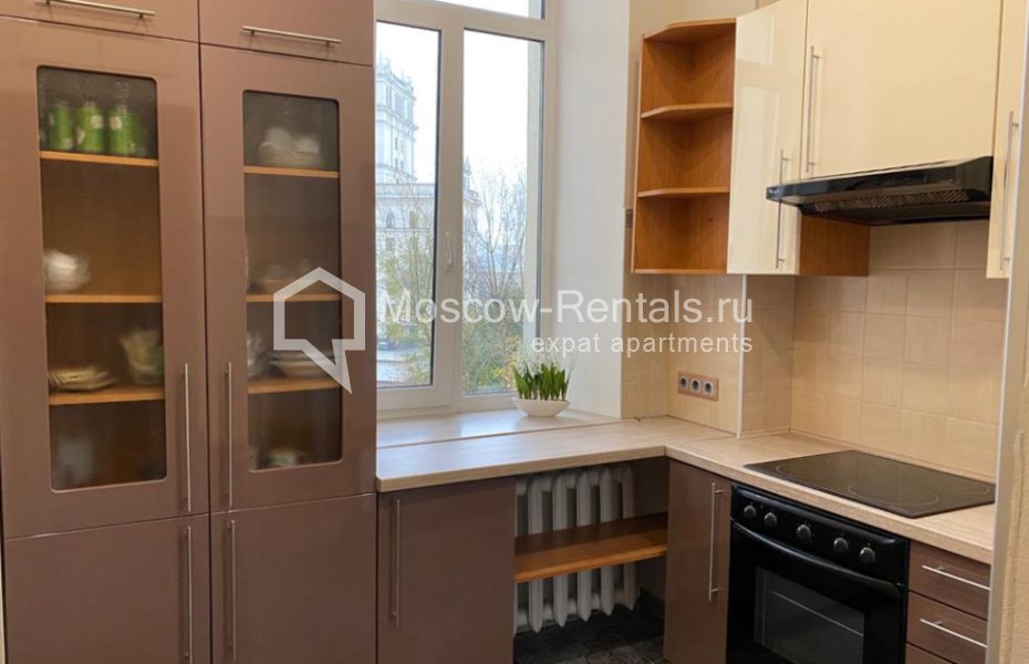 Photo #8 2-room (1 BR) apartment for <a href="http://moscow-rentals.ru/en/articles/long-term-rent" target="_blank">a long-term</a> rent
 in Russia, Moscow, Kotelnicheskaya emb, 1/15кБ