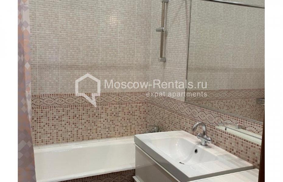 Photo #9 2-room (1 BR) apartment for <a href="http://moscow-rentals.ru/en/articles/long-term-rent" target="_blank">a long-term</a> rent
 in Russia, Moscow, Kotelnicheskaya emb, 1/15кБ