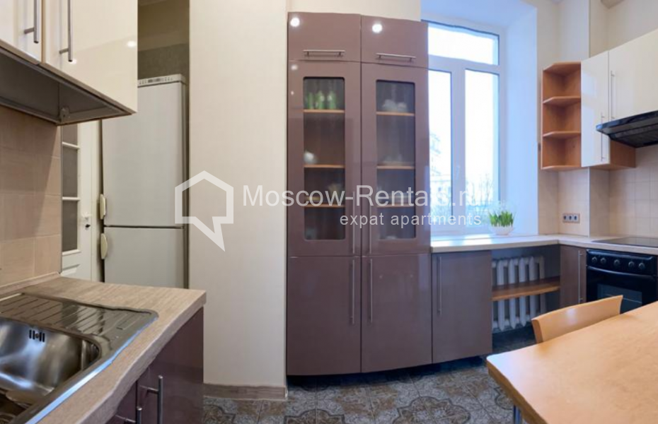Photo #6 2-room (1 BR) apartment for <a href="http://moscow-rentals.ru/en/articles/long-term-rent" target="_blank">a long-term</a> rent
 in Russia, Moscow, Kotelnicheskaya emb, 1/15кБ