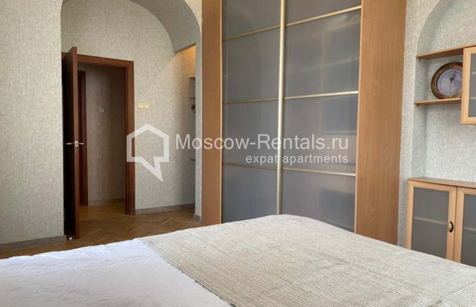 Photo #4 2-room (1 BR) apartment for <a href="http://moscow-rentals.ru/en/articles/long-term-rent" target="_blank">a long-term</a> rent
 in Russia, Moscow, Kotelnicheskaya emb, 1/15кБ