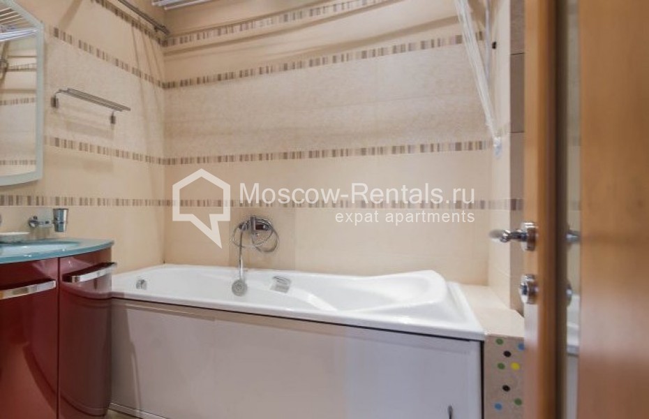 Photo #12 3-room (2 BR) apartment for <a href="http://moscow-rentals.ru/en/articles/long-term-rent" target="_blank">a long-term</a> rent
 in Russia, Moscow, Profsoyuznaya str, 41