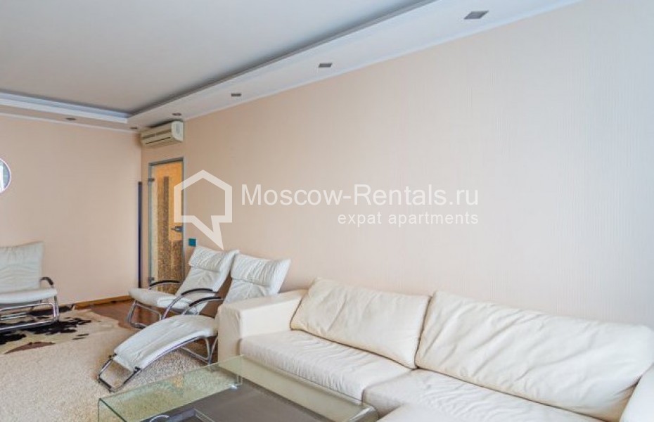 Photo #3 2-room (1 BR) apartment for <a href="http://moscow-rentals.ru/en/articles/long-term-rent" target="_blank">a long-term</a> rent
 in Russia, Moscow, New Arbat str, 10