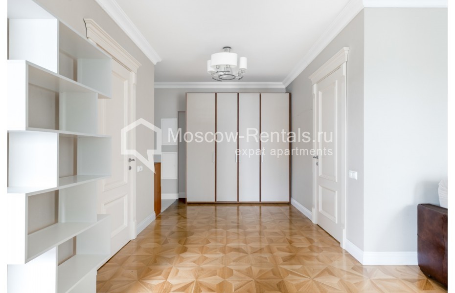 Photo #12 2-room (1 BR) apartment for <a href="http://moscow-rentals.ru/en/articles/long-term-rent" target="_blank">a long-term</a> rent
 in Russia, Moscow, Gagariskyi lane, 27