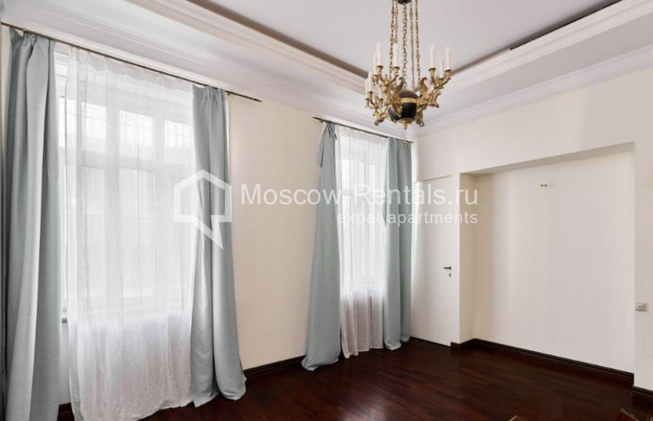 Photo #3 4-room (3 BR) apartment for <a href="http://moscow-rentals.ru/en/articles/long-term-rent" target="_blank">a long-term</a> rent
 in Russia, Moscow, Sretenka str, 9