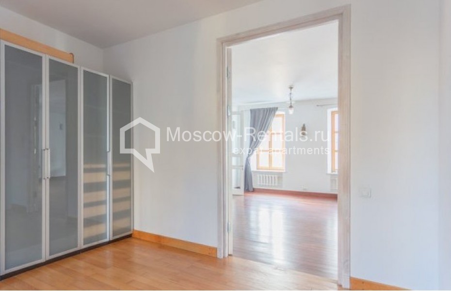 Photo #8 5-room (4 BR) apartment for <a href="http://moscow-rentals.ru/en/articles/long-term-rent" target="_blank">a long-term</a> rent
 in Russia, Moscow, Zhukovskogo str, 19С1