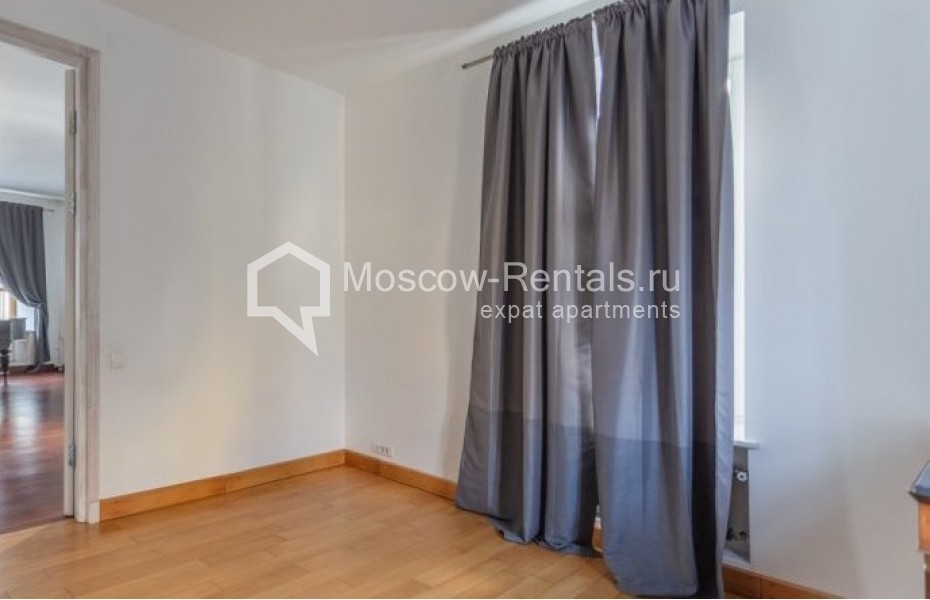 Photo #14 5-room (4 BR) apartment for <a href="http://moscow-rentals.ru/en/articles/long-term-rent" target="_blank">a long-term</a> rent
 in Russia, Moscow, Zhukovskogo str, 19С1