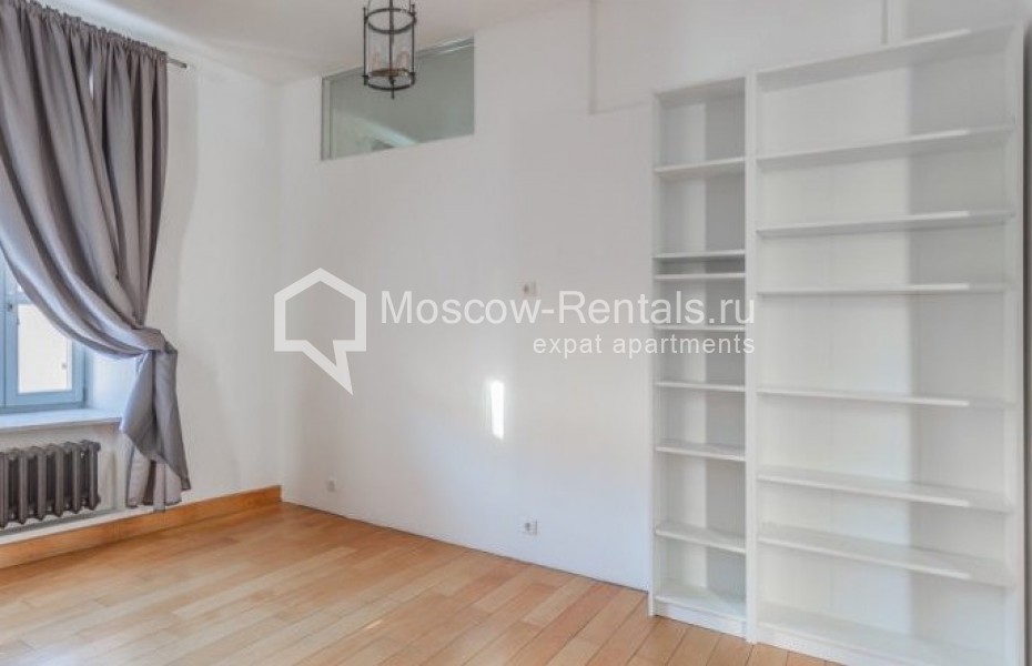 Photo #13 5-room (4 BR) apartment for <a href="http://moscow-rentals.ru/en/articles/long-term-rent" target="_blank">a long-term</a> rent
 in Russia, Moscow, Zhukovskogo str, 19С1