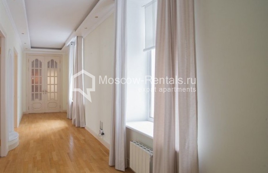 Photo #1 5-room (4 BR) apartment for <a href="http://moscow-rentals.ru/en/articles/long-term-rent" target="_blank">a long-term</a> rent
 in Russia, Moscow, Makarenko str, 2/21С1