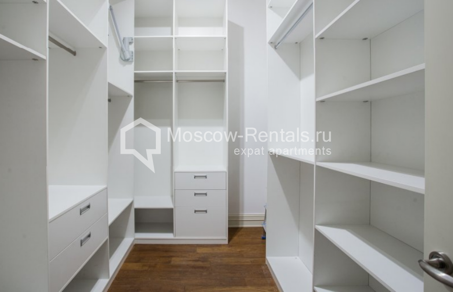 Photo #19 5-room (4 BR) apartment for <a href="http://moscow-rentals.ru/en/articles/long-term-rent" target="_blank">a long-term</a> rent
 in Russia, Moscow, Chistoprudnyi blv, 15С1