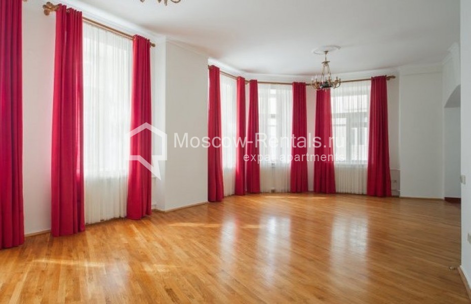 Photo #1 4-room (3 BR) apartment for <a href="http://moscow-rentals.ru/en/articles/long-term-rent" target="_blank">a long-term</a> rent
 in Russia, Moscow, M. Bronnaya str, 20а