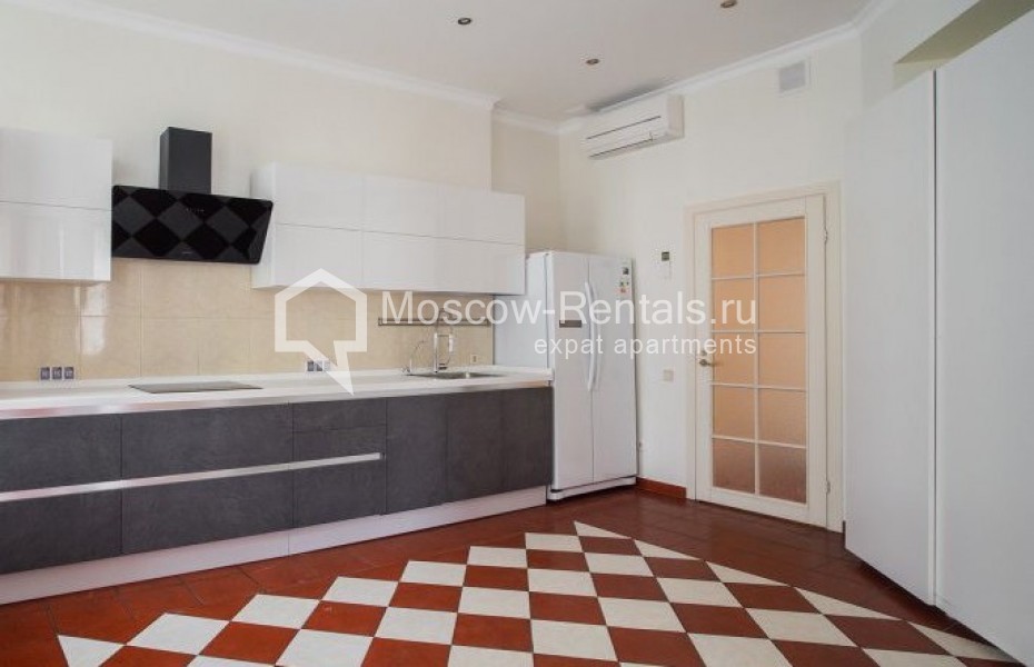 Photo #5 4-room (3 BR) apartment for <a href="http://moscow-rentals.ru/en/articles/long-term-rent" target="_blank">a long-term</a> rent
 in Russia, Moscow, M. Bronnaya str, 20а