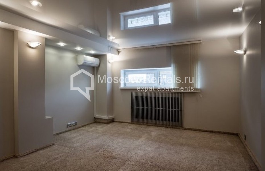 Photo #13 4-room (3 BR) apartment for <a href="http://moscow-rentals.ru/en/articles/long-term-rent" target="_blank">a long-term</a> rent
 in Russia, Moscow, Samotechnaya str, 5