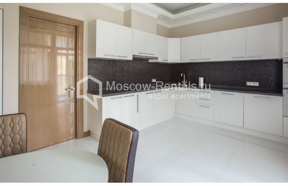 Photo #5 4-room (3 BR) apartment for <a href="http://moscow-rentals.ru/en/articles/long-term-rent" target="_blank">a long-term</a> rent
 in Russia, Moscow, Trubetskaya str, 10
