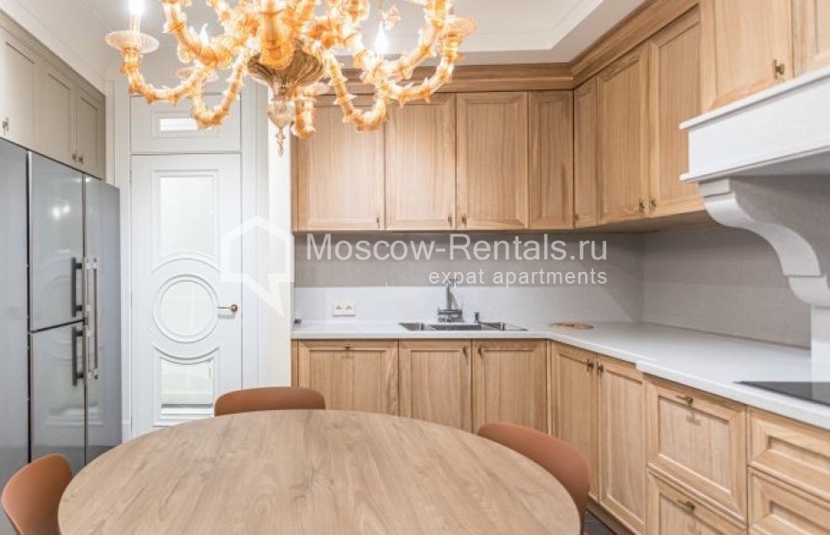 Photo #4 6-room (5 BR) apartment for <a href="http://moscow-rentals.ru/en/articles/long-term-rent" target="_blank">a long-term</a> rent
 in Russia, Moscow, M. Pirogovskaya str, 8