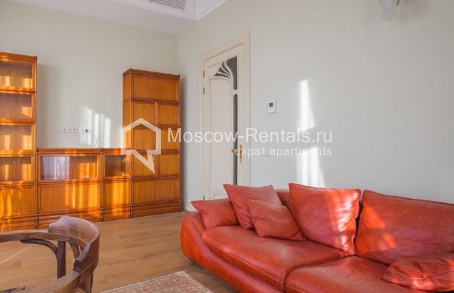 Photo #8 4-room (3 BR) apartment for <a href="http://moscow-rentals.ru/en/articles/long-term-rent" target="_blank">a long-term</a> rent
 in Russia, Moscow, 2nd Frunzenskaya str, 8