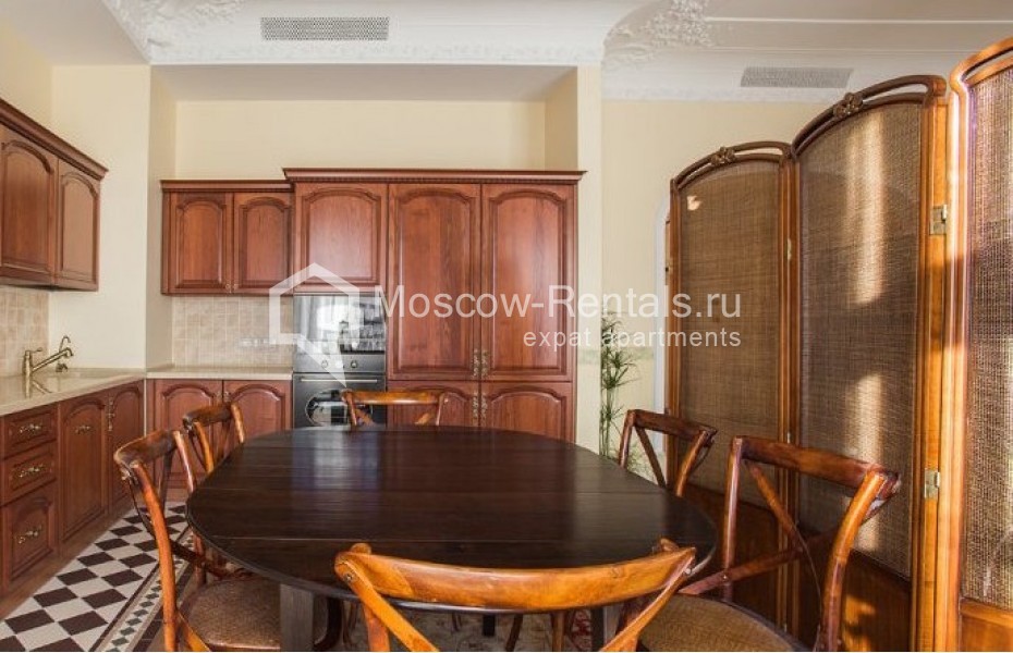 Photo #4 4-room (3 BR) apartment for <a href="http://moscow-rentals.ru/en/articles/long-term-rent" target="_blank">a long-term</a> rent
 in Russia, Moscow, 2nd Frunzenskaya str, 8