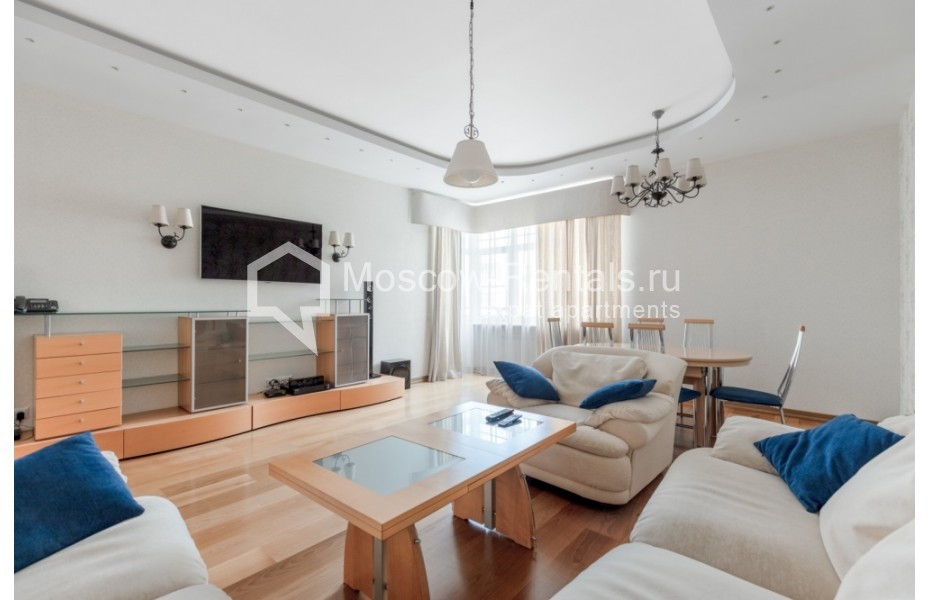 Photo #1 4-room (3 BR) apartment for <a href="http://moscow-rentals.ru/en/articles/long-term-rent" target="_blank">a long-term</a> rent
 in Russia, Moscow, Daev lane, 5