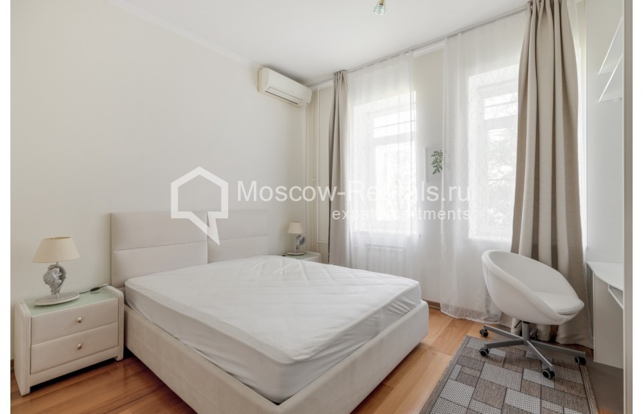 Photo #3 4-room (3 BR) apartment for <a href="http://moscow-rentals.ru/en/articles/long-term-rent" target="_blank">a long-term</a> rent
 in Russia, Moscow, Daev lane, 5