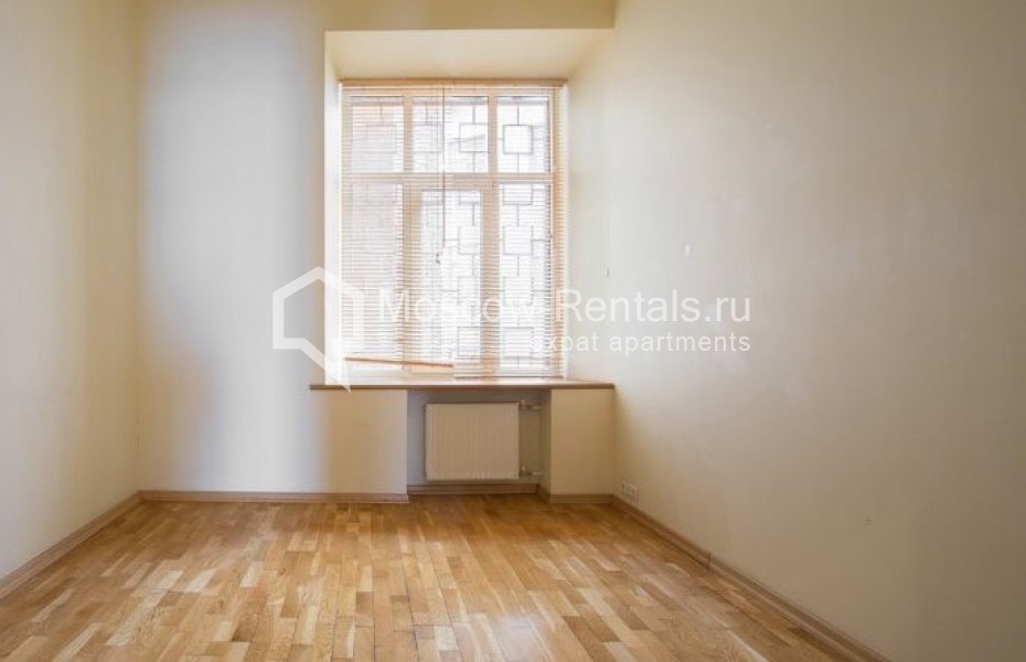 Photo #9 5-room (4 BR) apartment for <a href="http://moscow-rentals.ru/en/articles/long-term-rent" target="_blank">a long-term</a> rent
 in Russia, Moscow, Krivokolennyi lane, 14