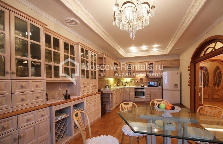 Photo #3 4-room (3 BR) apartment for <a href="http://moscow-rentals.ru/en/articles/long-term-rent" target="_blank">a long-term</a> rent
 in Russia, Moscow, Filippovsky lane, 8 bld 1