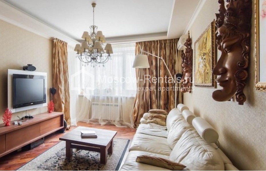 Photo #2 3-room (2 BR) apartment for <a href="http://moscow-rentals.ru/en/articles/long-term-rent" target="_blank">a long-term</a> rent
 in Russia, Moscow, Pyatnitskaya str, 76