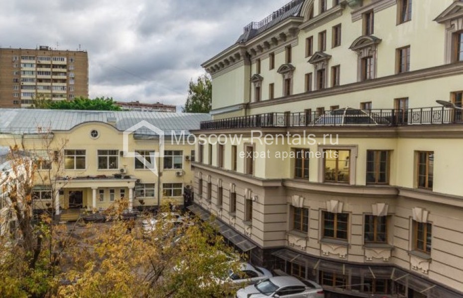 Photo #1 2-room (1 BR) apartment for <a href="http://moscow-rentals.ru/en/articles/long-term-rent" target="_blank">a long-term</a> rent
 in Russia, Moscow, Malaya Ordynka str, 13С1А