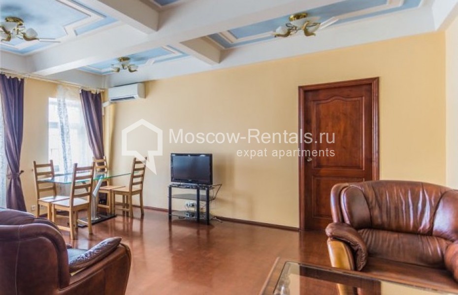 Photo #3 2-room (1 BR) apartment for <a href="http://moscow-rentals.ru/en/articles/long-term-rent" target="_blank">a long-term</a> rent
 in Russia, Moscow, Malaya Ordynka str, 13С1А