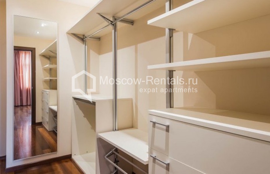 Photo #9 4-room (3 BR) apartment for <a href="http://moscow-rentals.ru/en/articles/long-term-rent" target="_blank">a long-term</a> rent
 in Russia, Moscow, Shabolovka str, 10к1