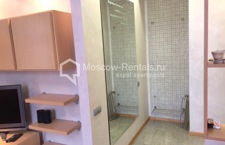 Photo #6 2-room (1 BR) apartment for <a href="http://moscow-rentals.ru/en/articles/long-term-rent" target="_blank">a long-term</a> rent
 in Russia, Moscow, B. Polyanka str, 1/3