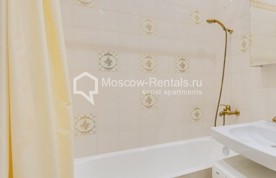 Photo #11 2-room (1 BR) apartment for <a href="http://moscow-rentals.ru/en/articles/long-term-rent" target="_blank">a long-term</a> rent
 in Russia, Moscow, Berezhkovskaya emb, 12