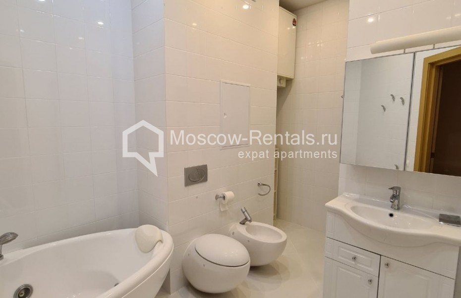 Photo #8 3-room (2 BR) apartment for <a href="http://moscow-rentals.ru/en/articles/long-term-rent" target="_blank">a long-term</a> rent
 in Russia, Moscow, Shabolovka str, 10