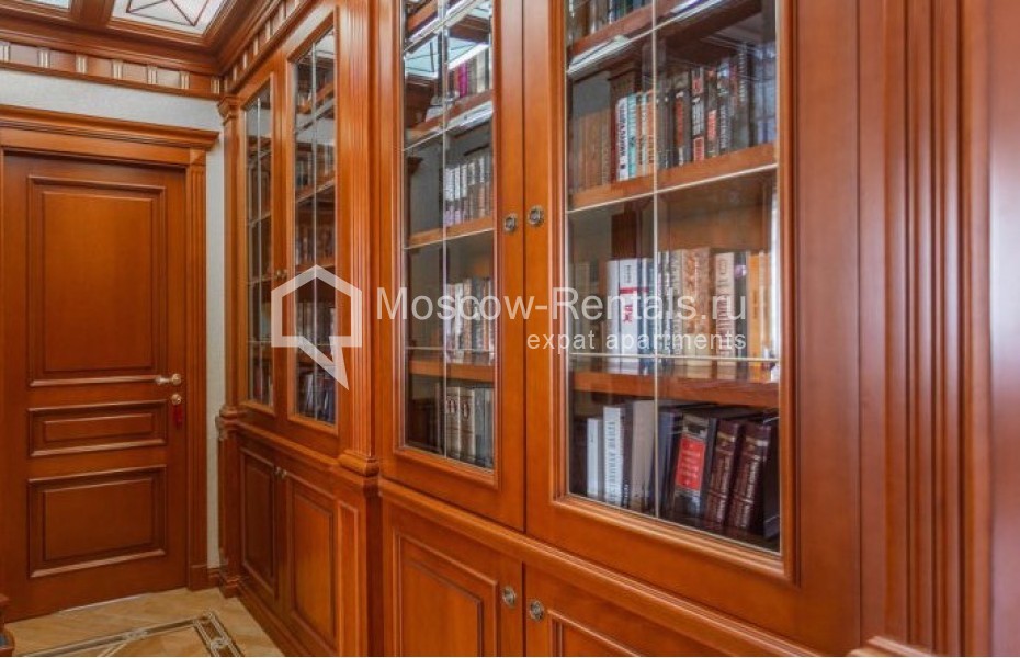 Photo #18 3-room (2 BR) apartment for <a href="http://moscow-rentals.ru/en/articles/long-term-rent" target="_blank">a long-term</a> rent
 in Russia, Moscow, 1st Smolenskyi lane, 17