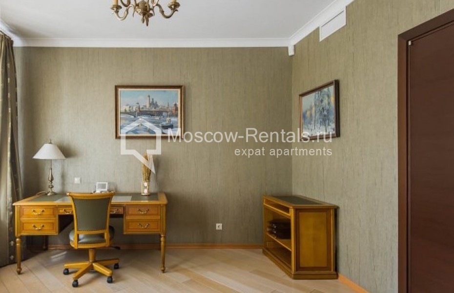 Photo #11 4-room (3 BR) apartment for <a href="http://moscow-rentals.ru/en/articles/long-term-rent" target="_blank">a long-term</a> rent
 in Russia, Moscow, Krivoarbatskyi lane, 8С2