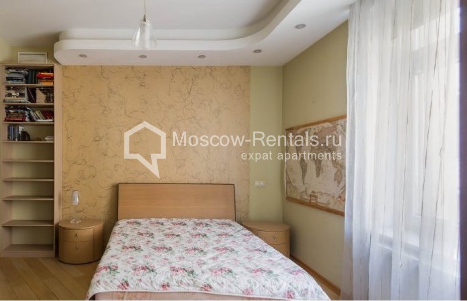 Photo #12 4-room (3 BR) apartment for <a href="http://moscow-rentals.ru/en/articles/long-term-rent" target="_blank">a long-term</a> rent
 in Russia, Moscow, Krivoarbatskyi lane, 8С2