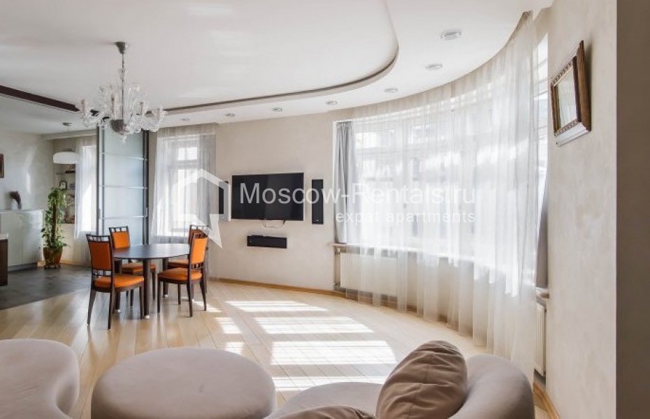 Photo #1 4-room (3 BR) apartment for <a href="http://moscow-rentals.ru/en/articles/long-term-rent" target="_blank">a long-term</a> rent
 in Russia, Moscow, Krivoarbatskyi lane, 8С2